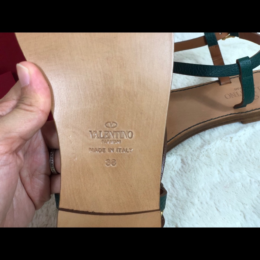 [SOLD] Authentic Valentino Garavani Leather Sandal - Picture 5 of 5